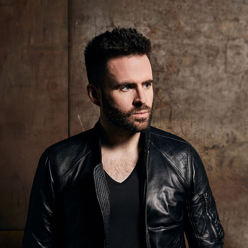 Gareth emery. Гарет Эмери. Гарет Эмери фото. Gareth Emery дочери фото. Cobra London Gareth Emery.